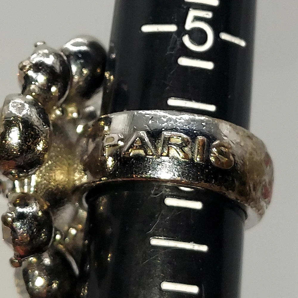 CHANEL Camelia Floral Swarovski Crystals Cocktail Ring in Silver. Sz 6.25